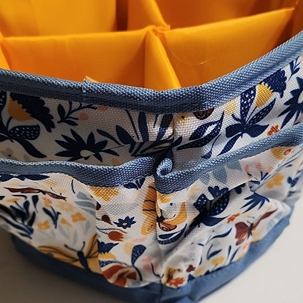 Singer Sewing Basket - Picture 5 of 7